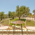 Alma Hills Gialova