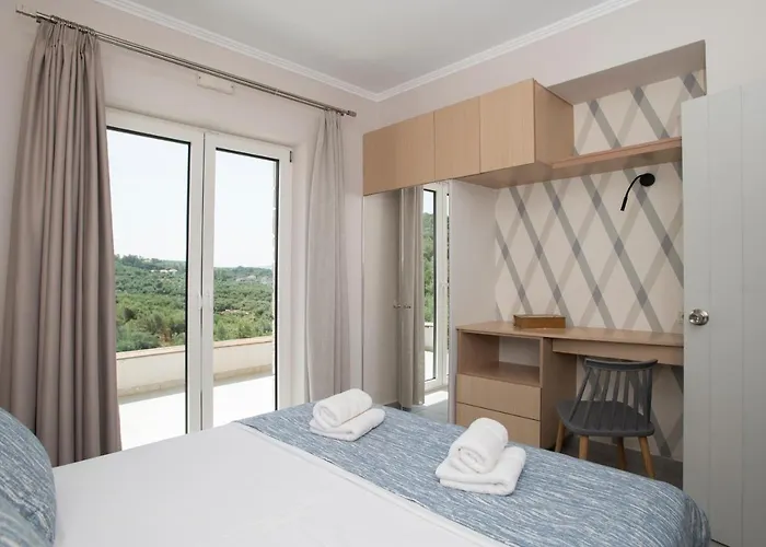 Alma Hills * Gialova