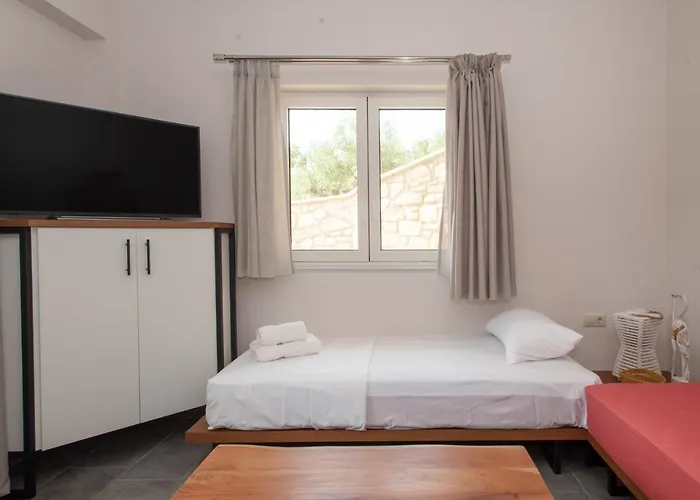 Апартаменты Alma Hills